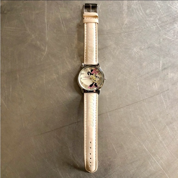 ⭐️Minnie Mouse⭐️ Watch - Picture 7 of 7